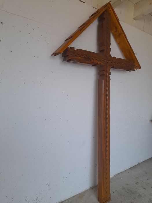 Troiță din lemn de stejar