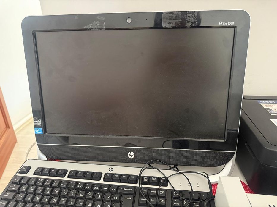 Моноблок НР жұмыс жасап тұр