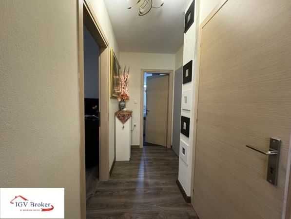 Продава се Къща в София, Люлин 9 - 230 кв.м за 2566 €/кв.м - Снимка #17