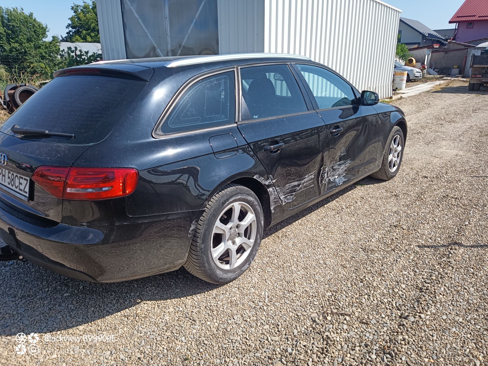 Audi A4 2011 automat perfect funcțional ușor avariat