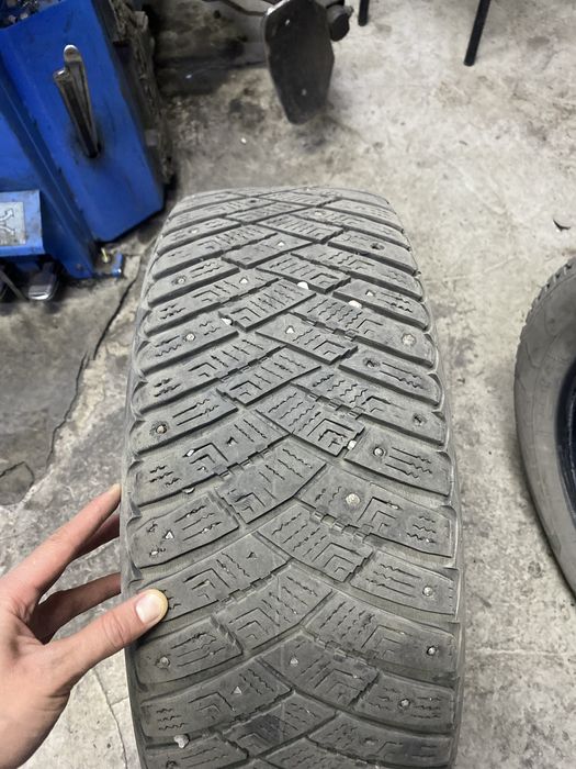 Комлект зимних шин Goodyear