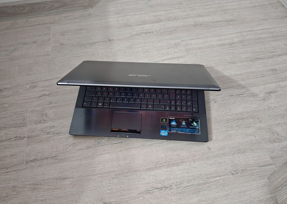 Laptop Asus N53J i5
