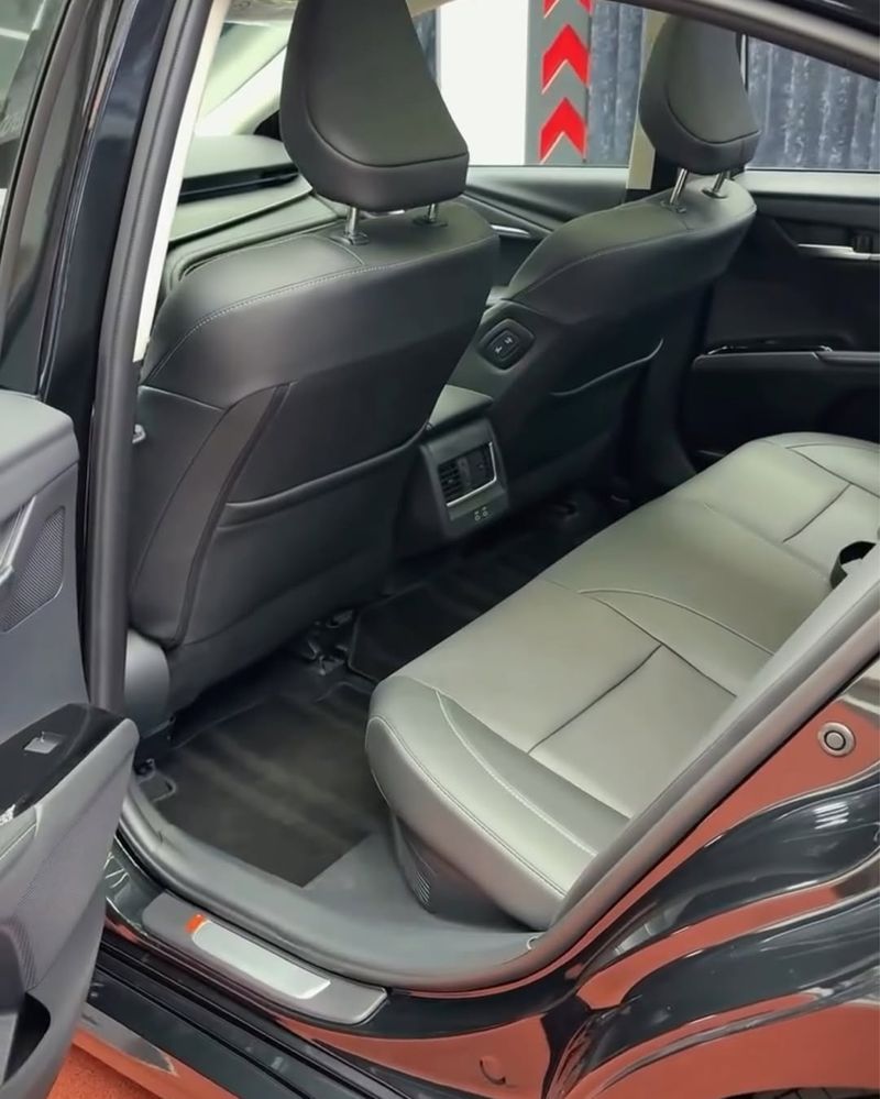 Toyota Camry 80 2.5 Hybrid 2024