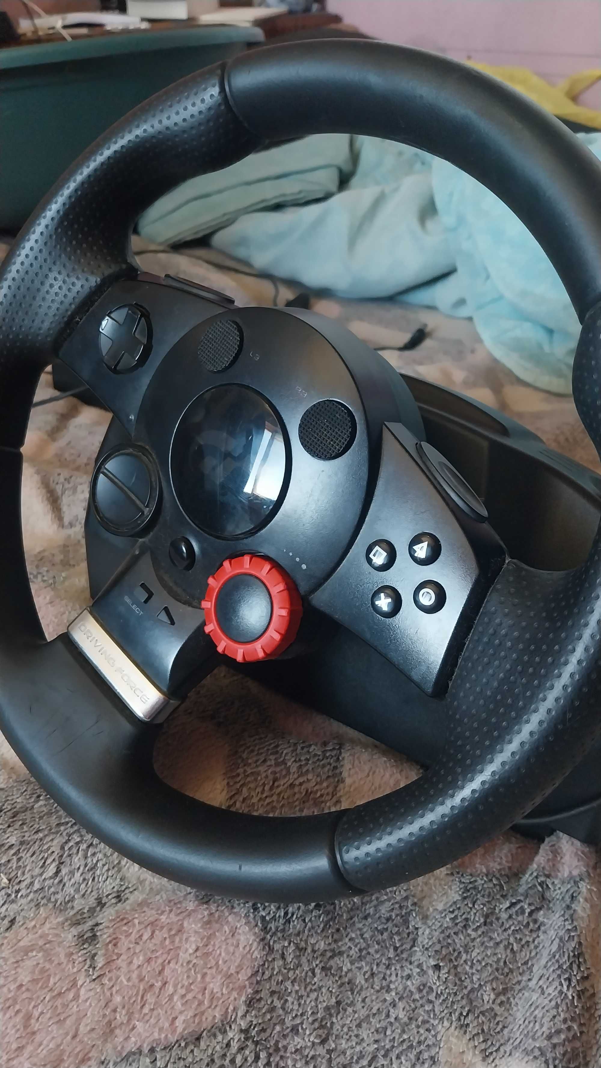 Logitech Driving Force GT педалите не работят