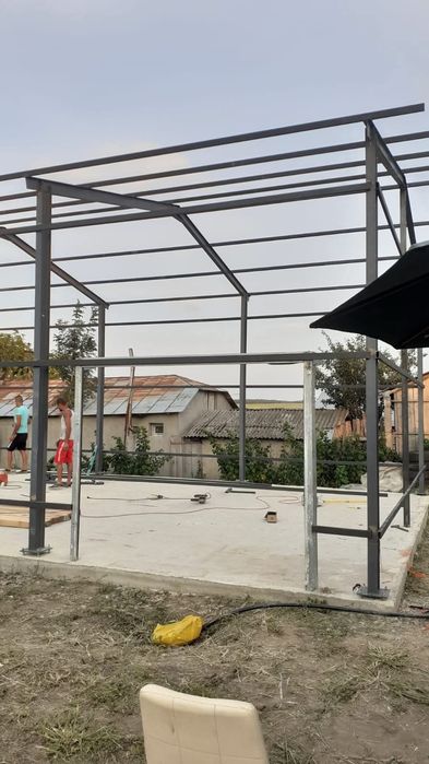 Confecționăm hale metalice conform proiect.