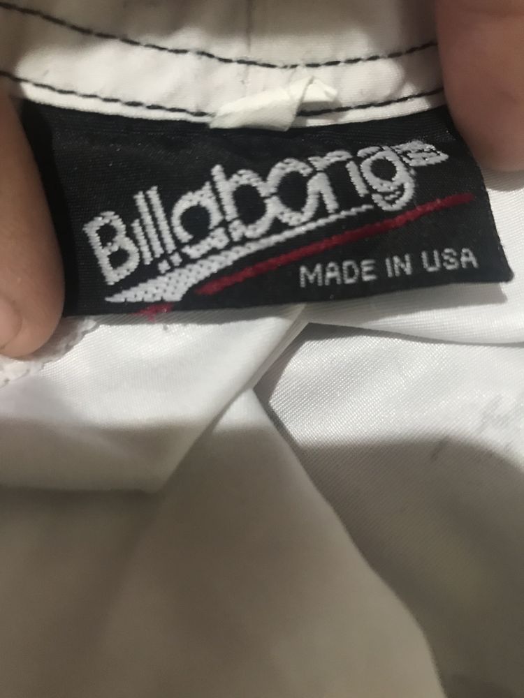 Легкие шорты billabong