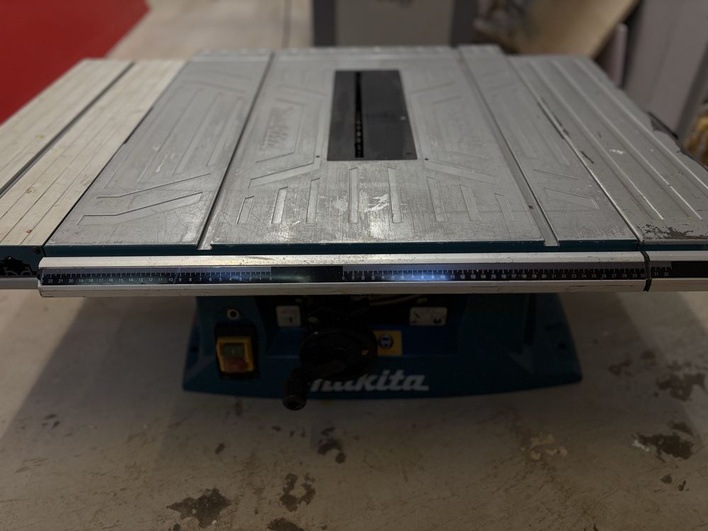 Отрезна машина MAKITA MLT100N