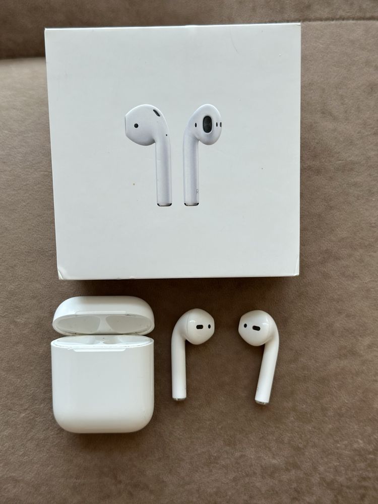 AirPods 2 Wired Charging Case