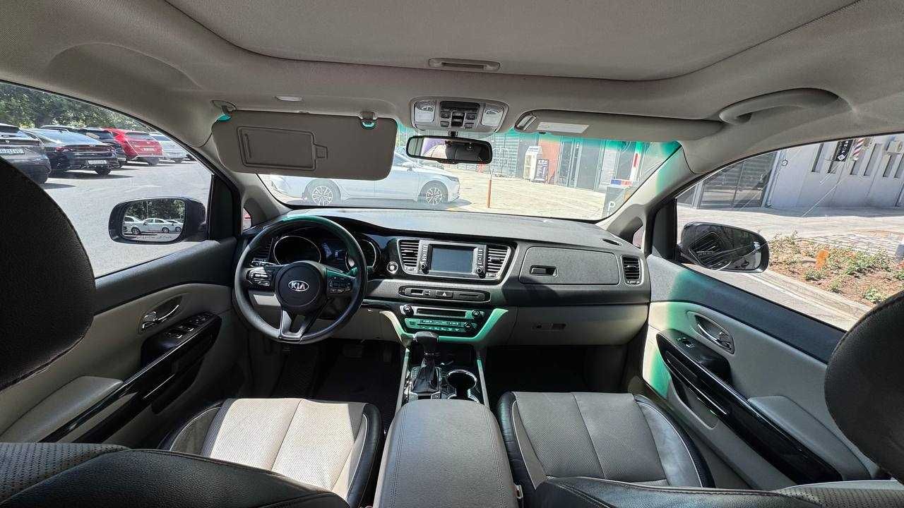 Kia Carnival Grand 8 seats 2020 yil