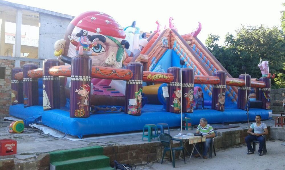 Надуваем батут, детски център, пързалка ,атракциони