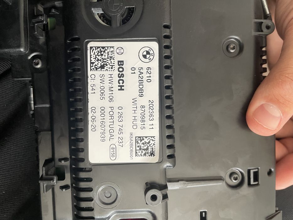 Ceasuri full digitale cu hud bmw g02