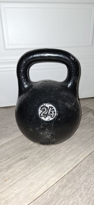 Гири 24 кг.. 1 __