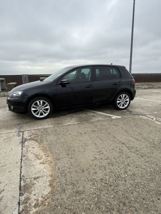 Golf 6 2.0 diesel an 2010,masina ruleaza impecabil pe orice distanta..