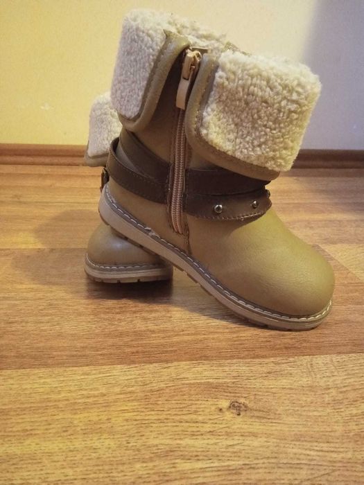 Ghete,cizme fetita nr 28 noi,superbe