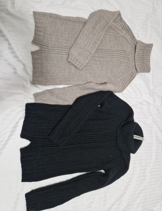 Lot 2 pulovere  Pull&bear S