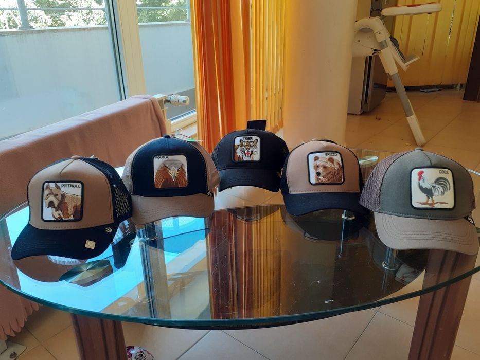 Различни модели шапка с козирка Goorin Bros