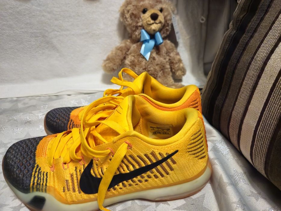Kobe 10 X Elite Rivalry Total Orange SNEAKERS