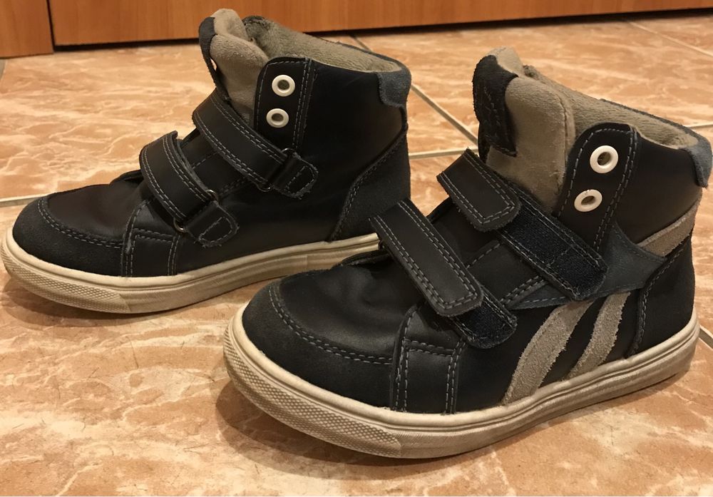 Next и Levi’s обувки