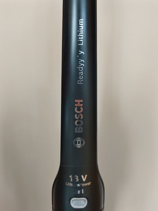 Aspirator Bosch vertical 18V