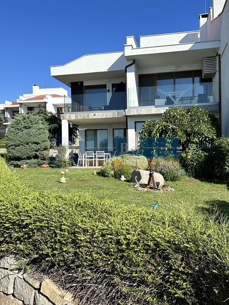 Продава се Къща в Черноморец - 240 кв.м за 2738 €/кв.м - Снимка #3