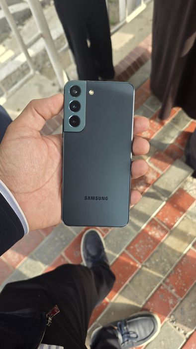 Galaxy s22 5G Green ranglari bor