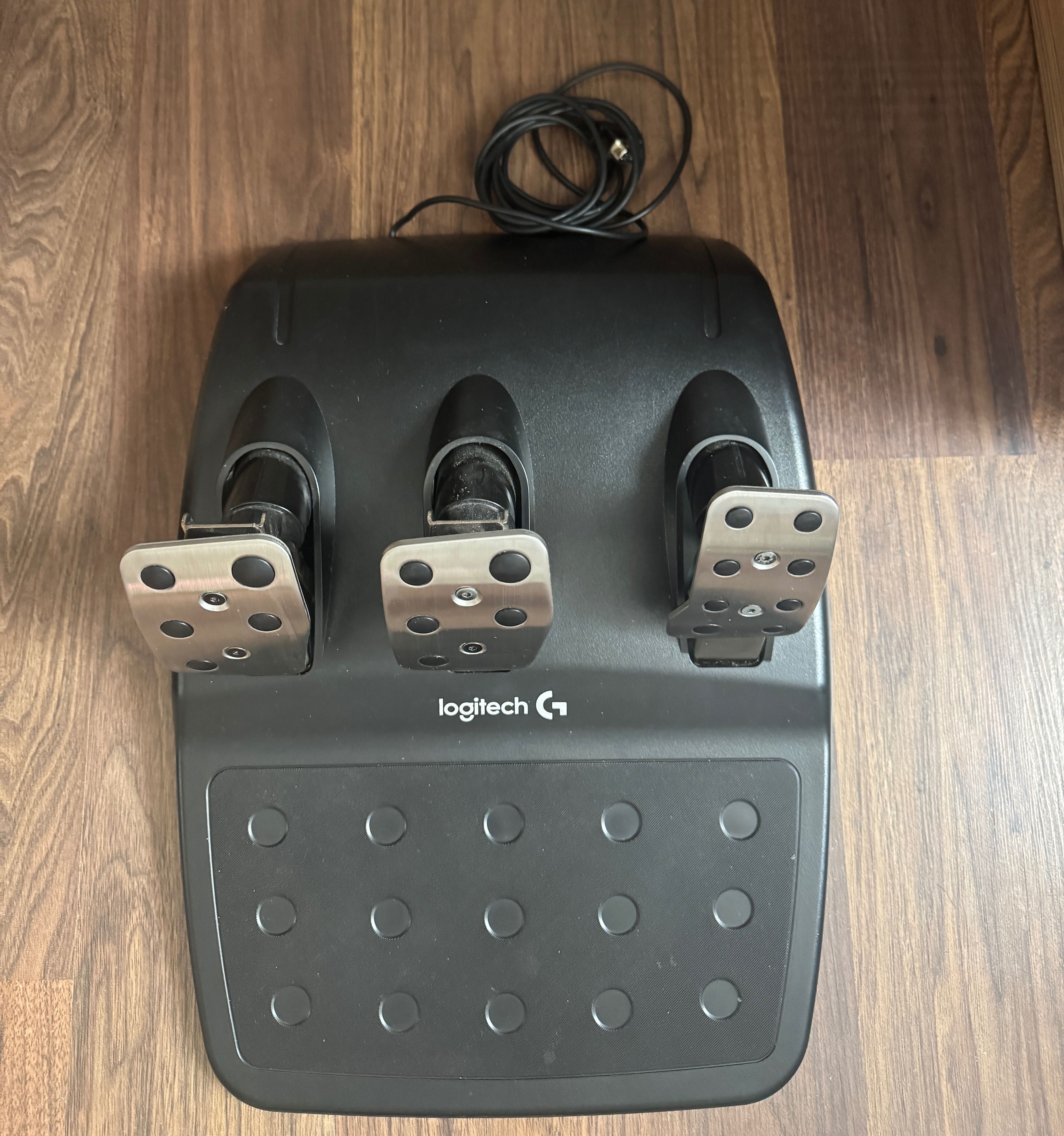 Logitech G29 Racing Wheel and Pedals - Like New