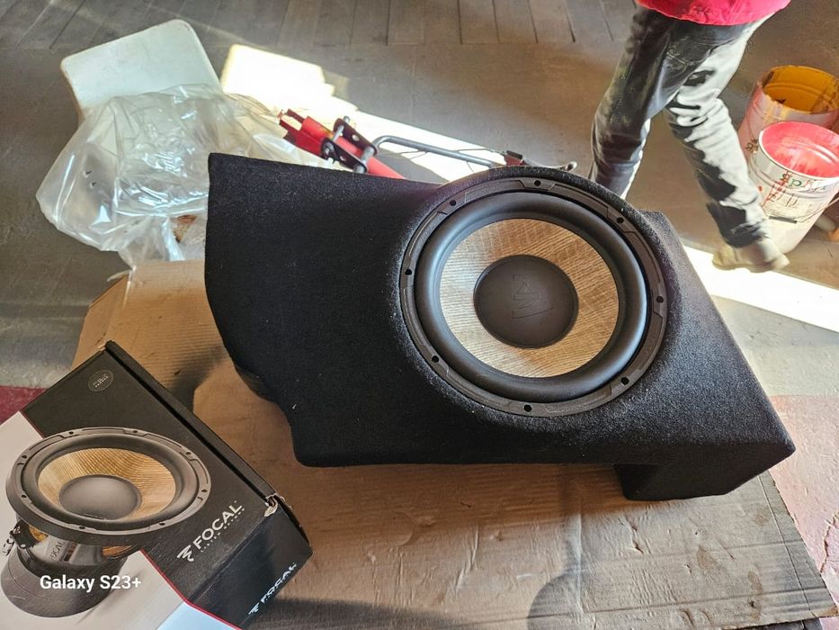 Продам сабвуфер стелс лада ларгус