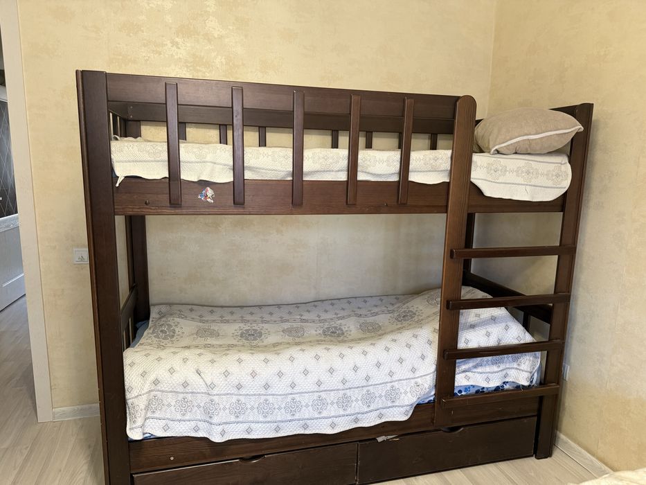 Продам двухъярусную кровать