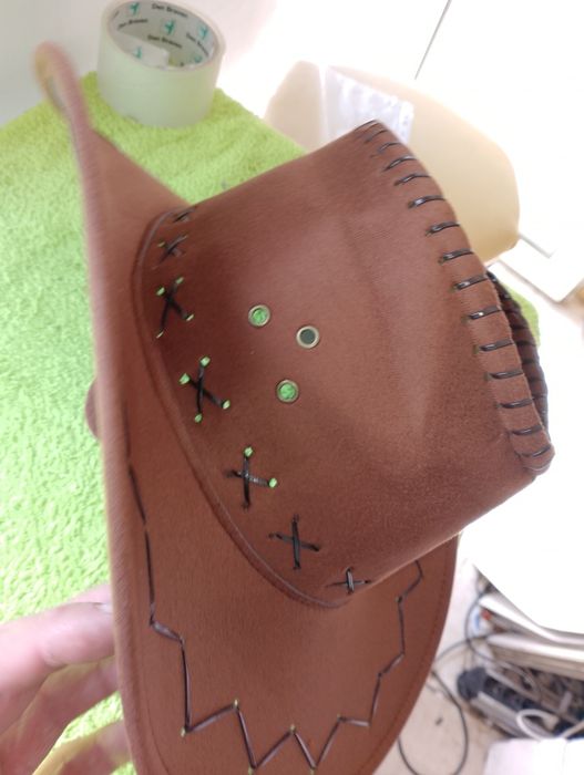 Palarii cowboy cu borul lat