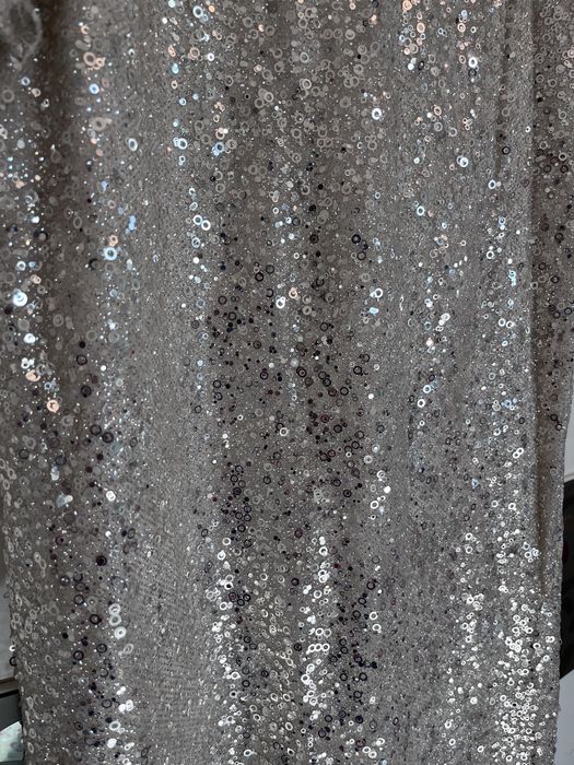 Продам платье с пайетками
