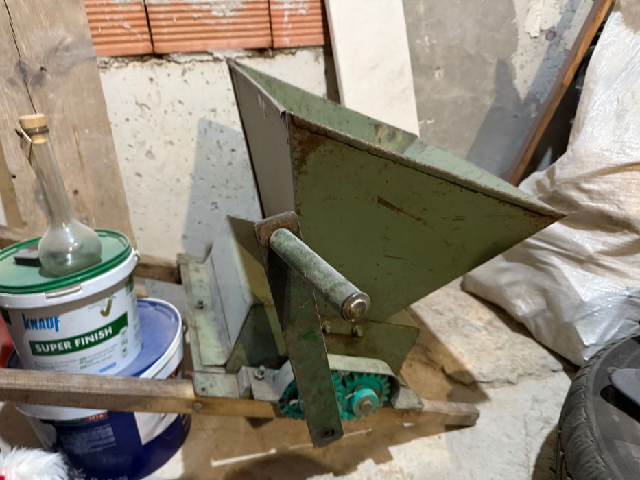 мелачка за грозде