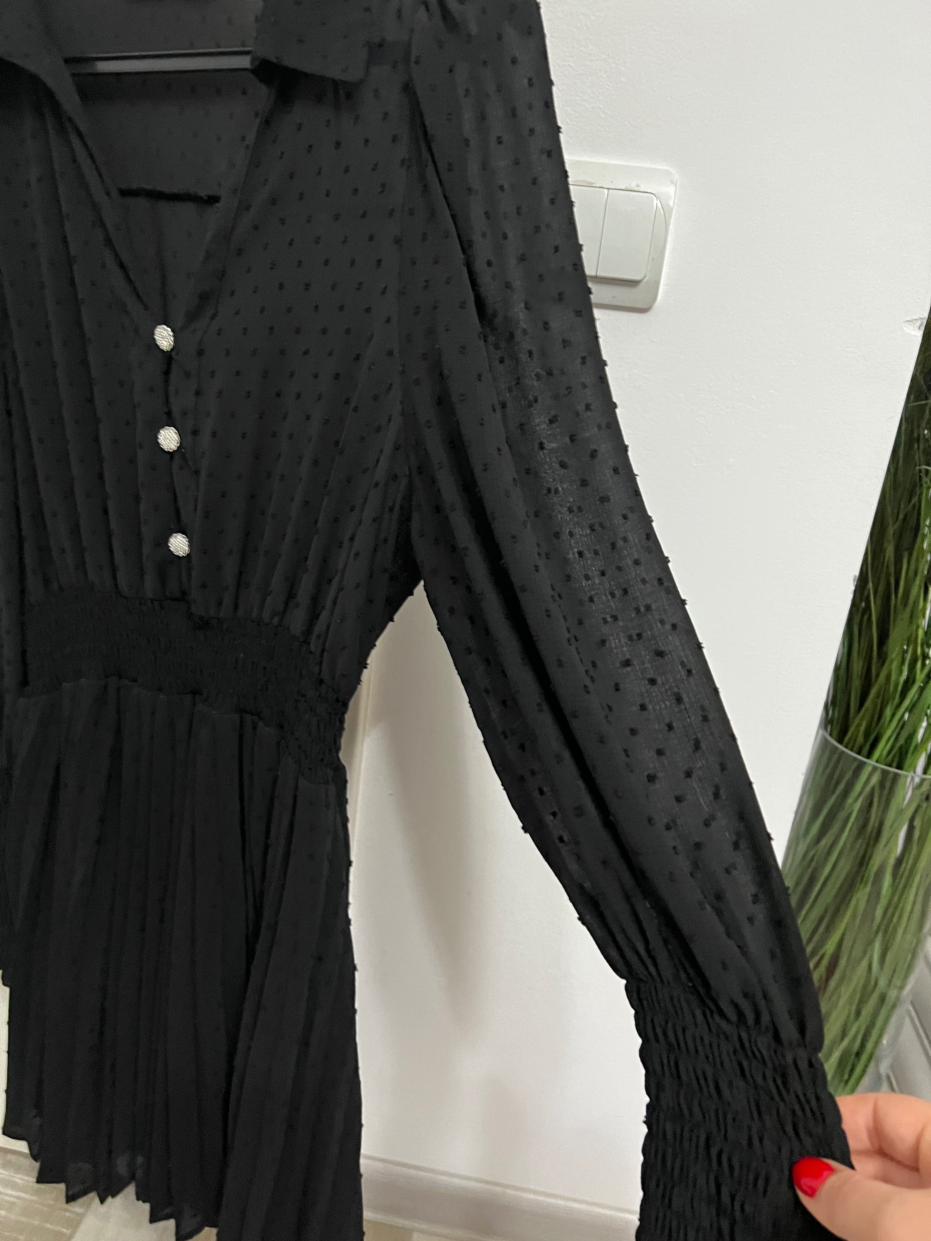 Vând rochie Zara Neagră