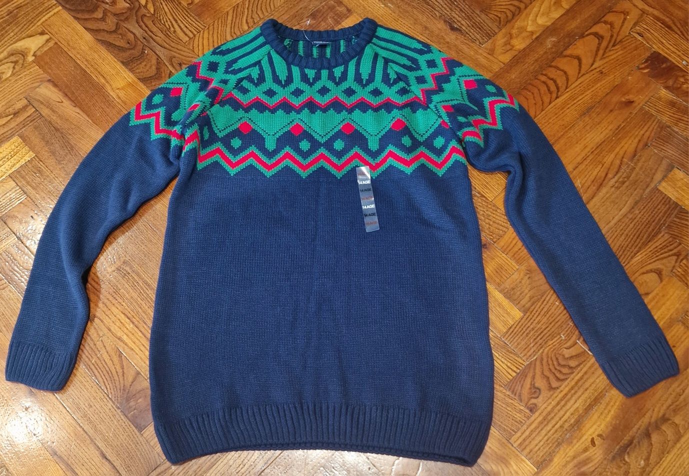 Нов пуловер 158-164 см