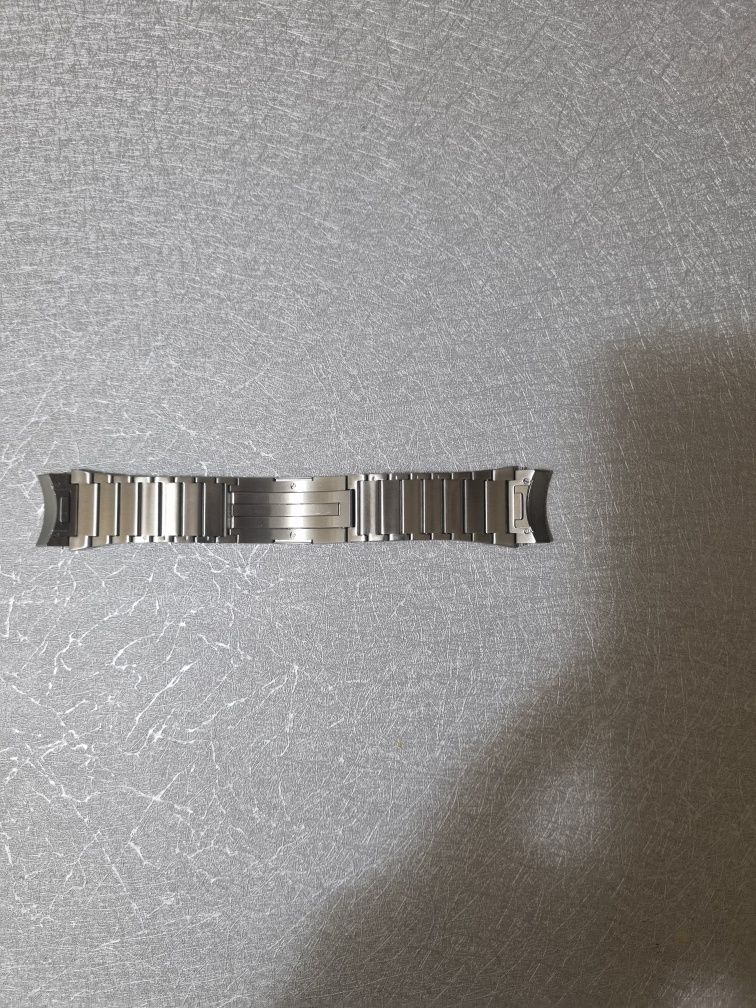 Vând brățară titanium smartwatch Huawei GT  4