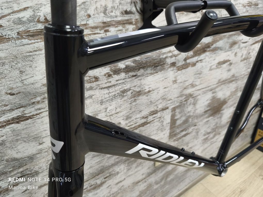 НОВА алуминиева шосейна рамка Ridley Fenix SLA Disc | L