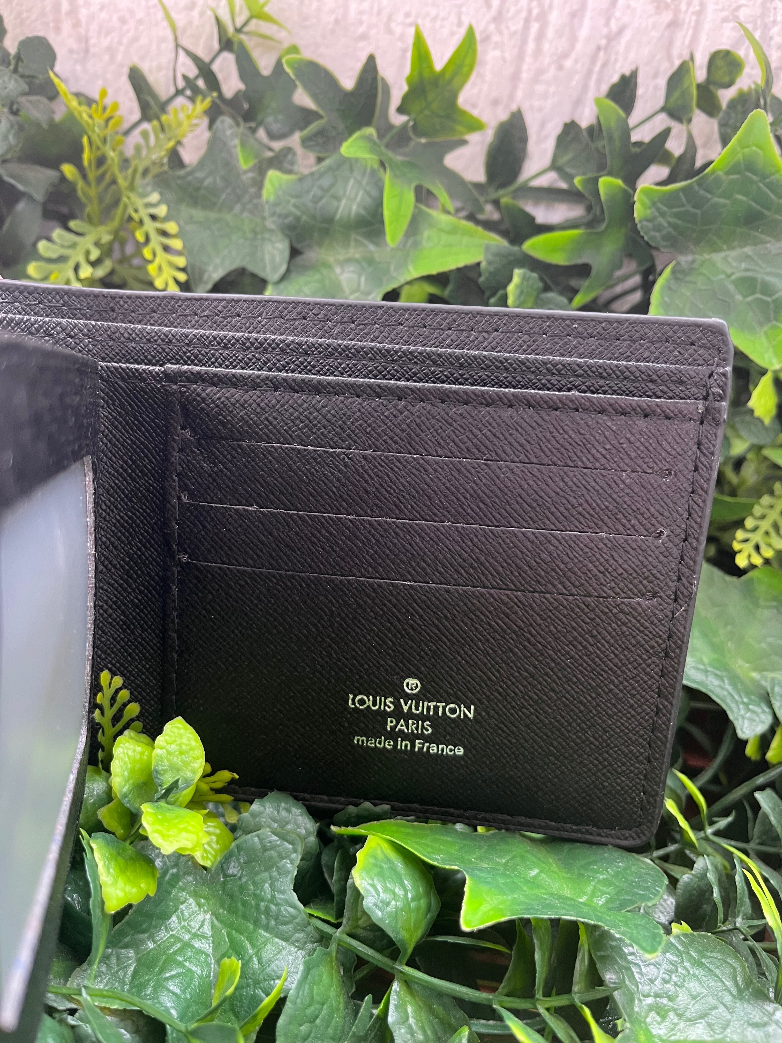 Louis Vuitton портфейл