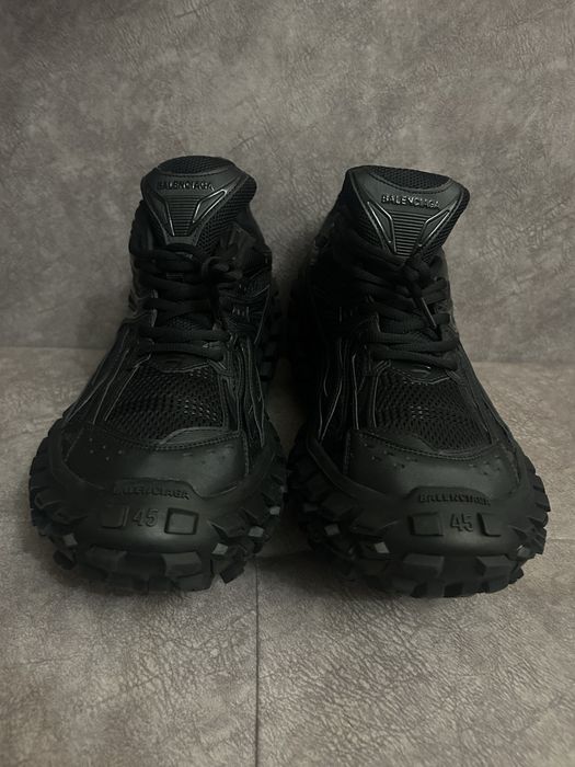 balenciaga defender