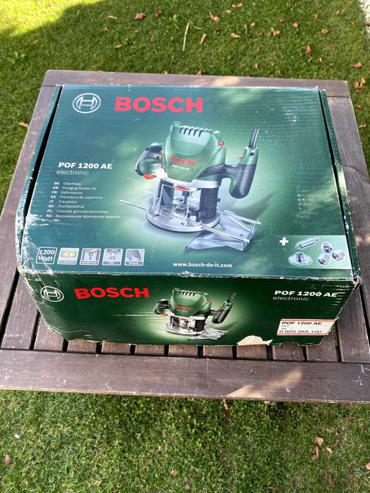 Bosch POF 1200 AE - Freza pentru lemn - aproape nouă/cutie/set complet