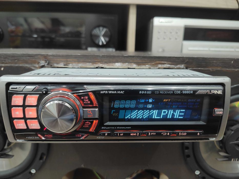 Висок клас ALPINE CDE-9880R USB / CD / MP3