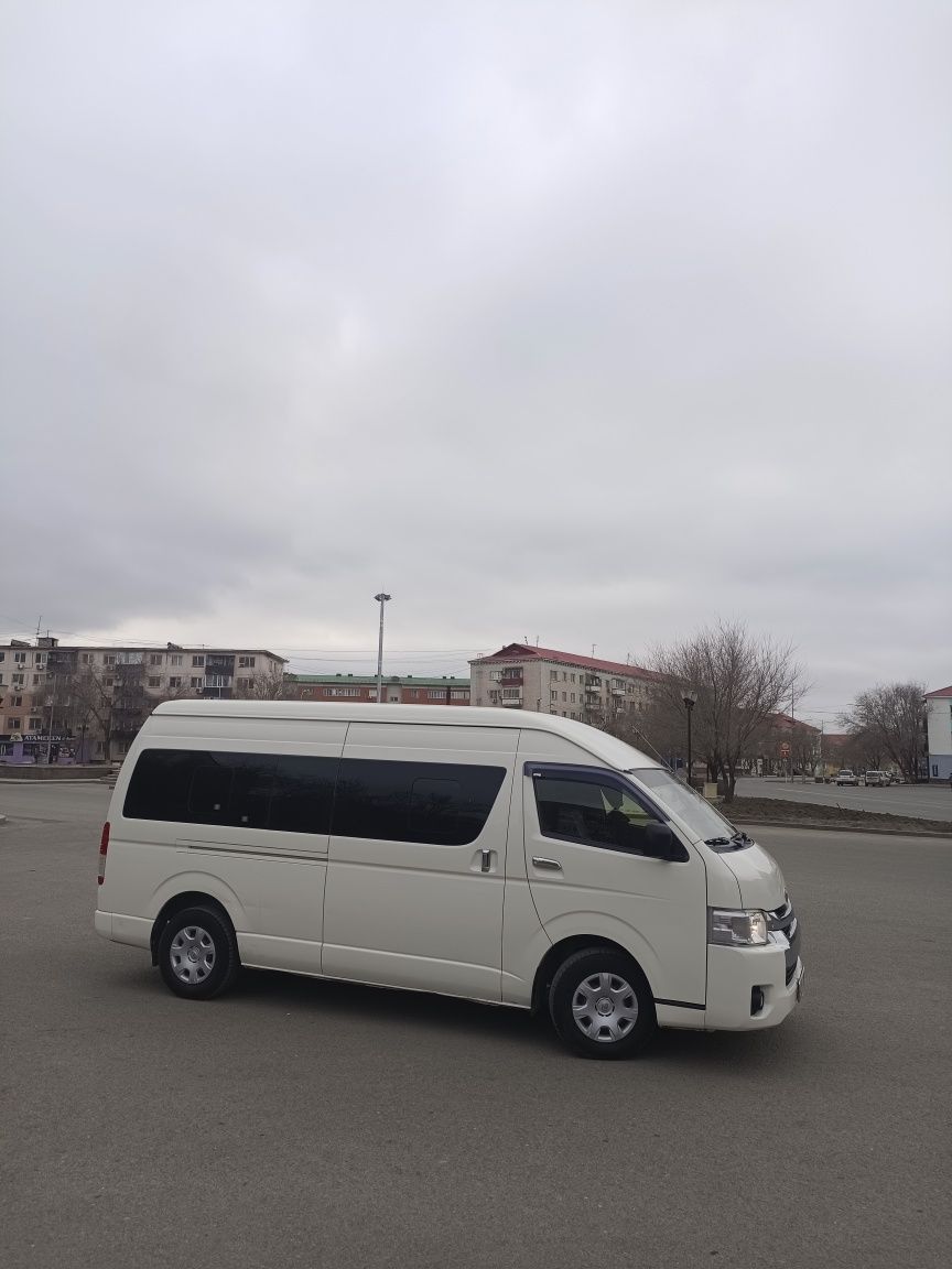 Аренда Tayota ХАЙС 2018 микроавтобус Тойота хайс 999