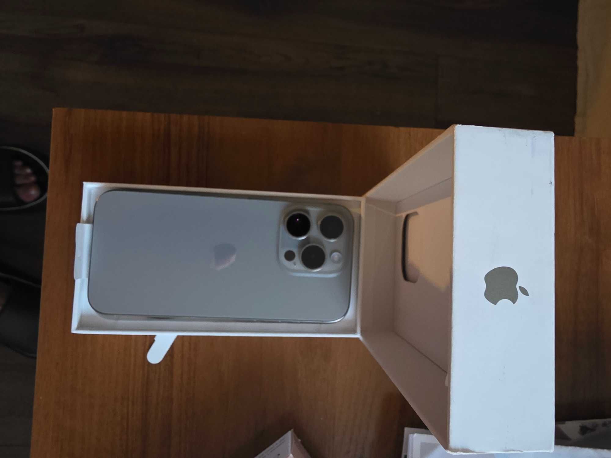 iPhone 15 Pro, Natural Titanium 256GB