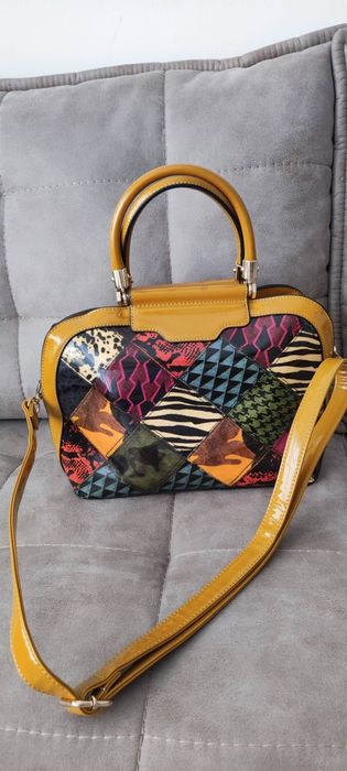 Vând geantă elegantă pentru femei