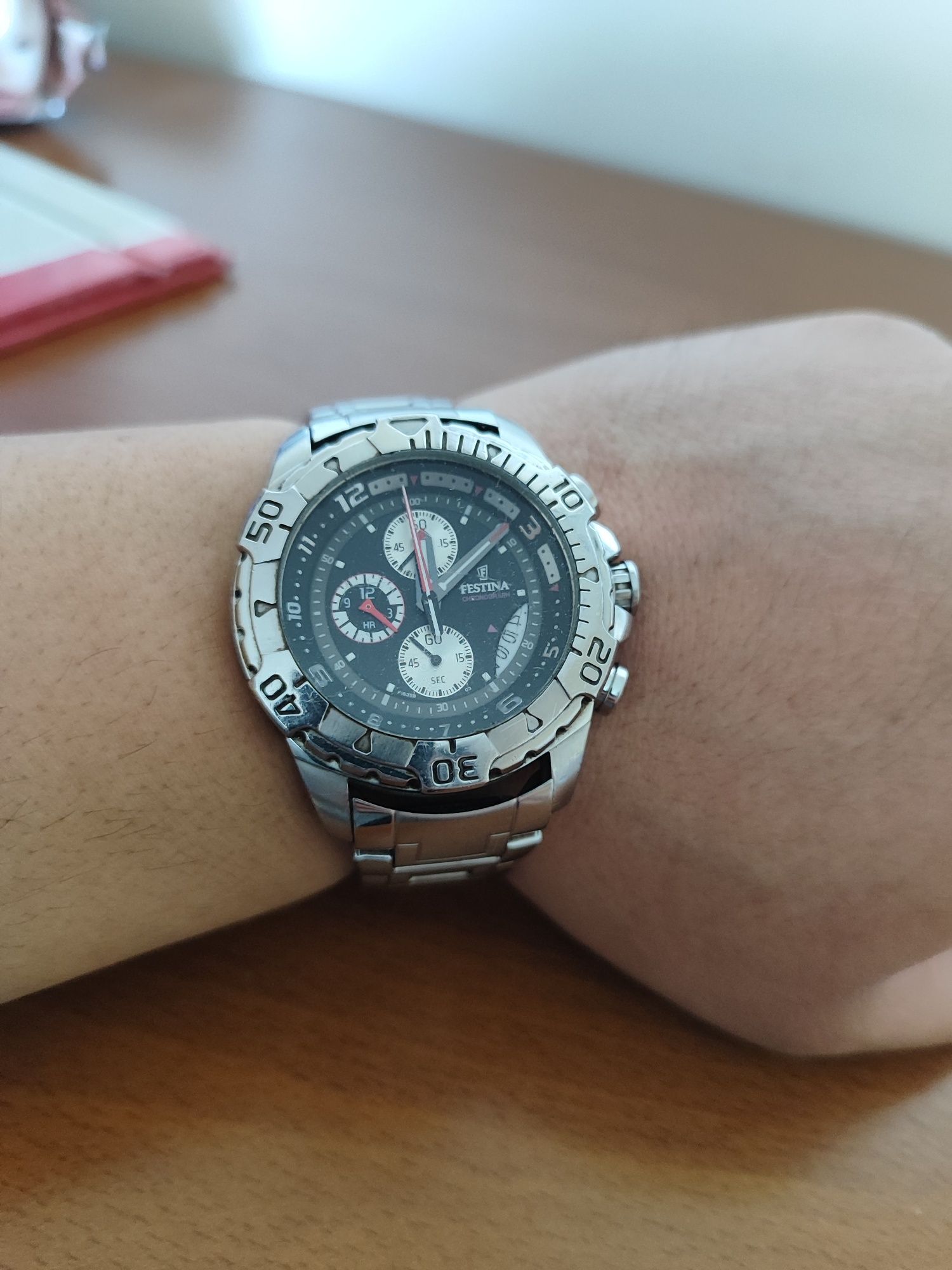 Часовник Festina