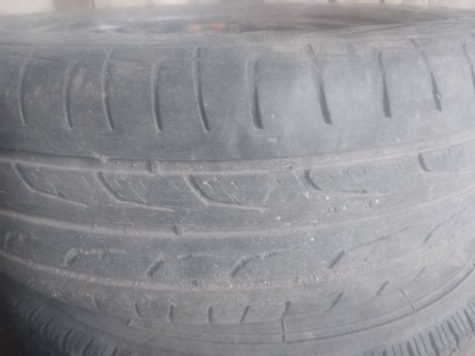 Продам покрышку на 14