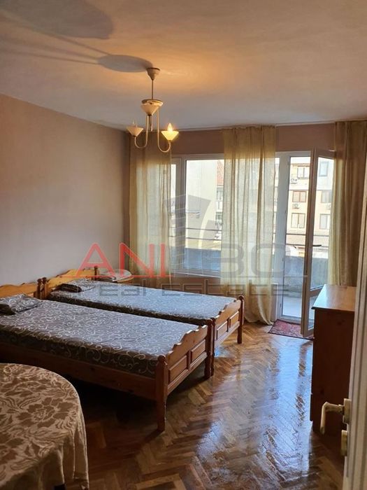 Продава се Тристаен апартамент в Варна, Лятно кино Тракия - 80 кв.м за 1077 €/кв.м - Снимка #1