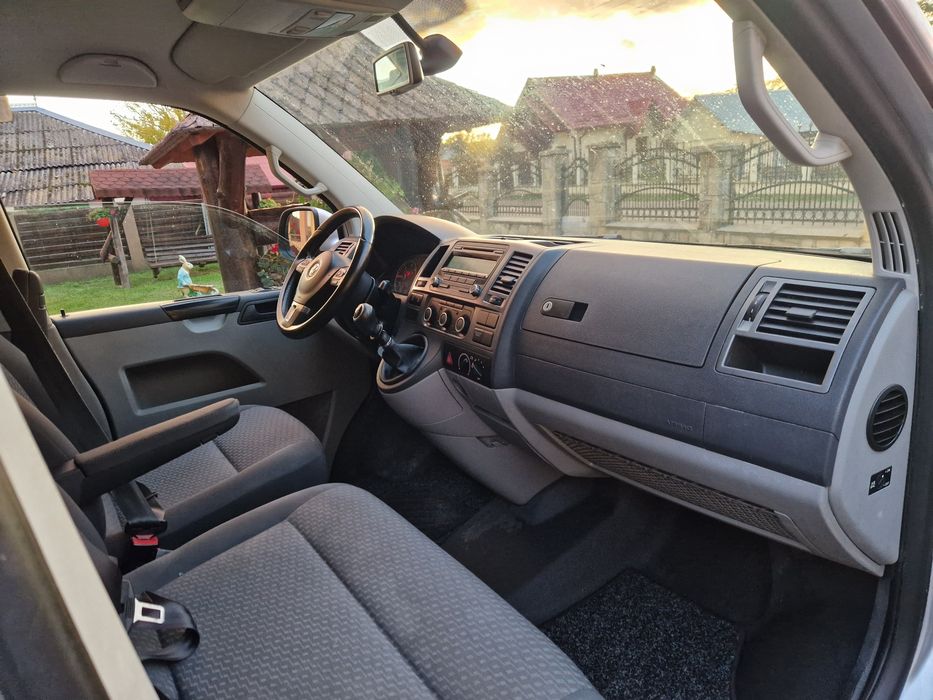 Volkswagen Transporturi 8+1