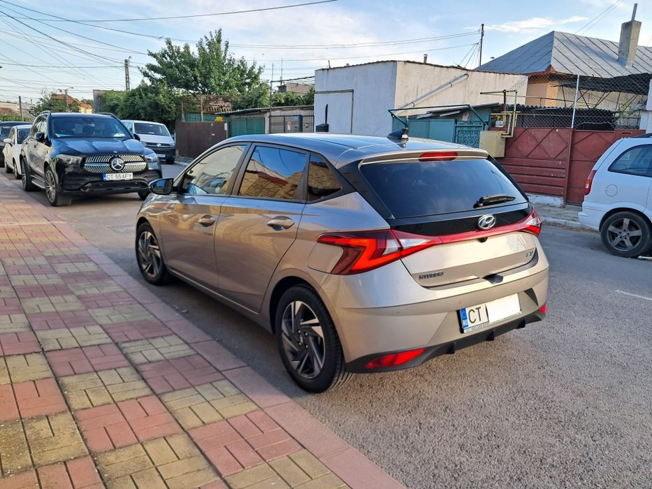 HYUNDAI I20 * *  13.350 € **  2021  * *  13 .000 KM ** Full - LED LINE