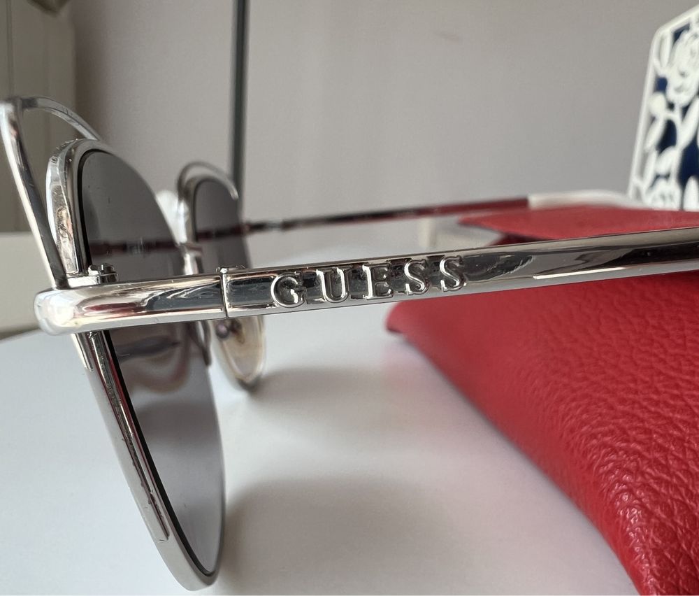 Слънчеви очила GUESS