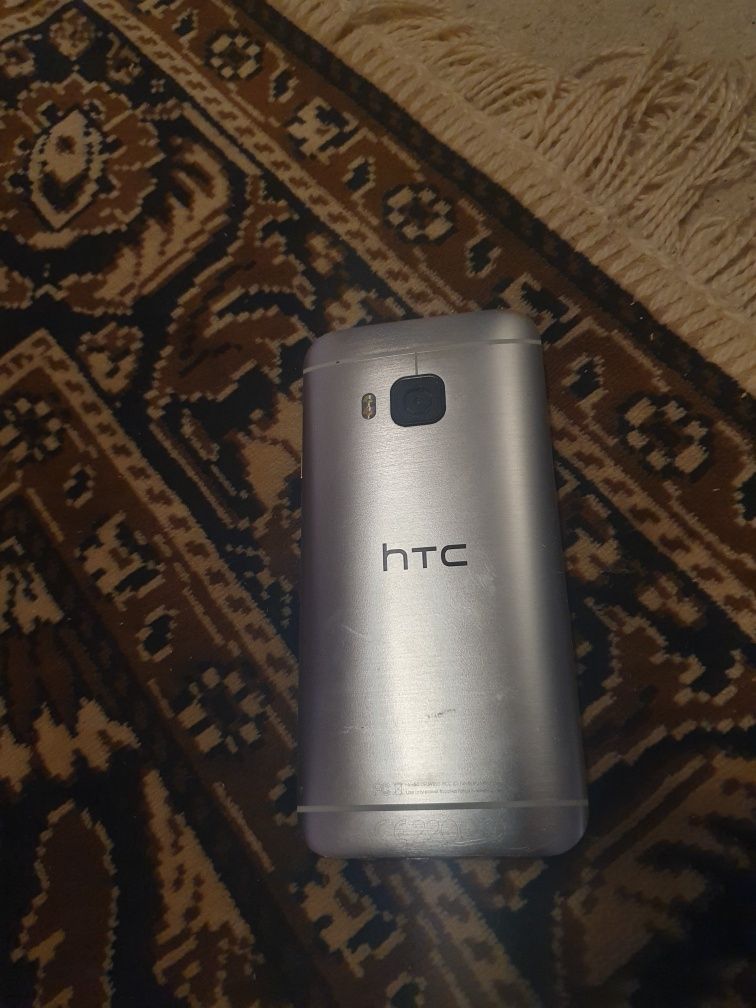 HTC m8 32gb functioneaza perfect Liber de retea