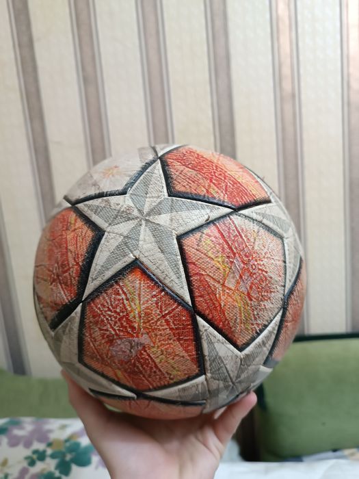 Продам футбольный мяч